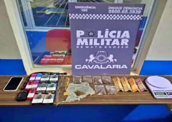Homem é preso pela Cavalaria da PM com maconha e cigarros eletrônicos
