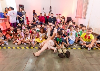Alunos da rede municipal se divertem com espetáculo gratuíto no Museu do Rio