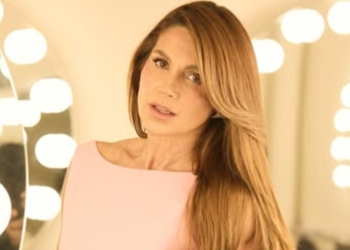 Flávia Alessandra chega estilosa em festa de lançamento de ‘Êta Mundo Melhor!’: ‘Deusa’