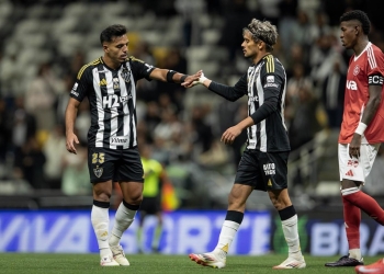 Atlético-MG vence Internacional por 2 a 0 e empurra colorado para zona de rebaixamento