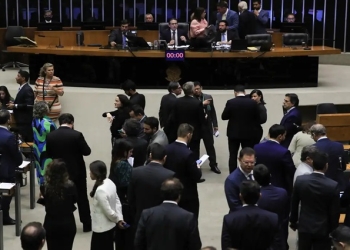 Plenário da Câmara derruba decreto de Lula sobre IOF