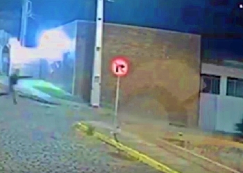 Vídeo mostra PM atirando em motociclista durante perseguição em MT; veja vídeo