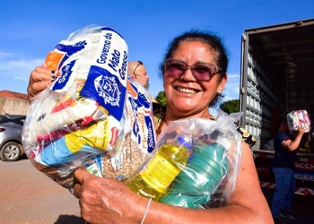 Mais de 700 famílias de três bairros de Cuiabá são contempladas com cestas do SER Família Solidário