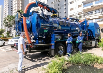 Prefeitura reforça frota de hidrojato e inicia limpeza de pontos críticos da Capital