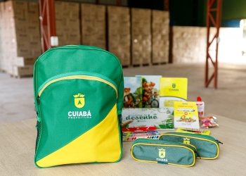 Prefeitura de Cuiabá recebe kits escolares e projeta atender todos os alunos este mês