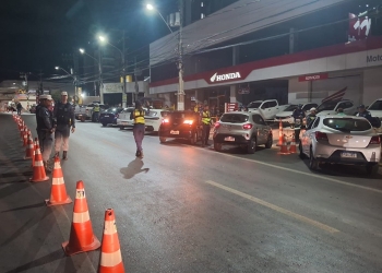 Operação Lei Seca prende dez condutores embriagados e remove 42 veículos em Cuiabá