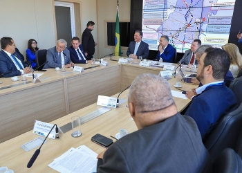 Ministro promete a Jayme Campos avanço em obras no Araguaia: “A poeira vai levantar”