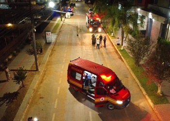 Ar-condicionado sofre pane elétrica e Corpo de Bombeiros é acionado para conter princípio de incêndio