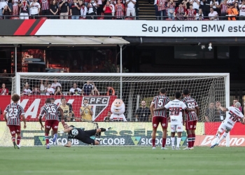 São Paulo domina Fluminense, vence por 3 a 1 e engata terceira vitória seguida no Brasileirão