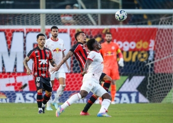 Vitória vence Bragantino, deixa o Z4 e empurra o Santos para a zona de rebaixamento