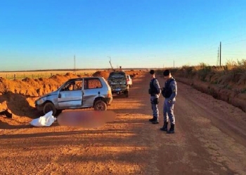 Idoso morre ao ser lançado de carro durante capotamento na MT-110