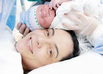 Aos 44 anos, Izabella Camargo se emociona com nascimento do segundo filho: ‘Antonio’