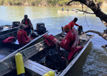 Três pessoas morrem afogadas ao atravessar rio com uma canoa em MT