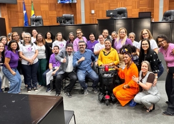 Dr. João comemora sanção de lei federal que reconhece direitos de pessoas com fibromialgia