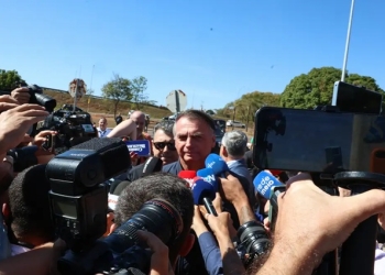 Defesa de Bolsonaro tem até as 21h13 para enviar explicações a Moraes