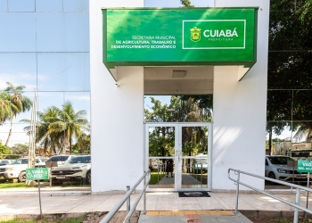 Sine Cuiabá tem 95 vagas para garçom e outras 243 oportunidades para pessoas sem experiência