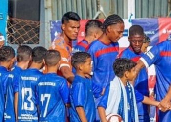 Com show de Tiarinha, Chapada aplica 4 a 0 e encaminha o acesso à elite estadual