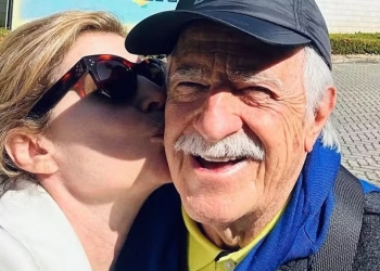 Debora Bloch regista encontro com Ary Fontoura e declara: ‘Tão carinhoso. Te amo’