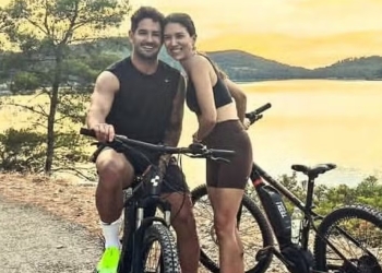 Alexandre Pato, Rebeca e o filho curtem férias com família Abravanel na Europa
