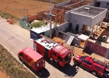 Trabalhador é socorrido após cair em fossa séptica de aproximadamente 4,5 metros