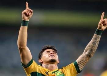 Jader comemora estreia com gol e mira sequência de vitórias rumo ao acesso à Série A
