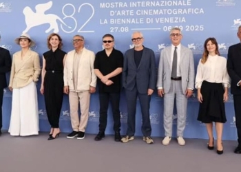 Fernanda Torres brilha como jurada no Festival de Veneza 2025: ‘Jury of the 82nd’