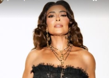 Juliana Paes rouba cena com vestido de renda transparente no Baile do BB