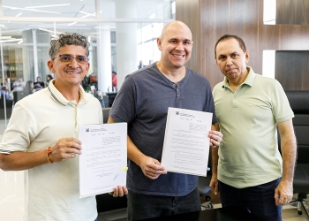 Prefeito sanciona leis de valorização ao idoso e de celebração do bairro Altos da Serra