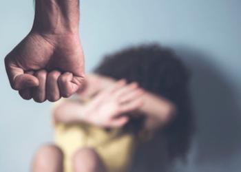 Pedidos de pizza e dipirona viram alerta de agressão à mulher