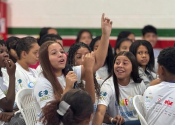 Blitz da Olimpíadas Nacional de Eficiência Energética reúne autoridades e crianças em manhã divertida