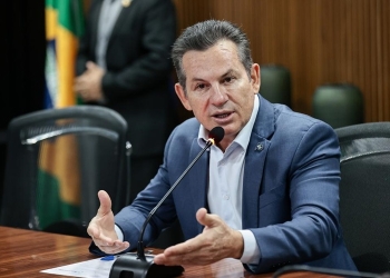 Governador anuncia pagamento do auxílio-fardamento aos policiais e bombeiros