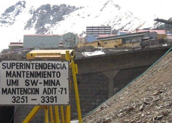 Resgate se aproxima de mineiros presos após terremoto no Chile