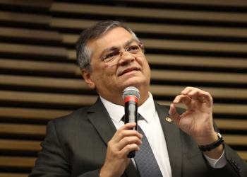 Veto alcança tribunais estrangeiros, mas não internacionais, diz Dino