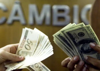 Dólar segue mercado internacional e sobe para R$ 5,43