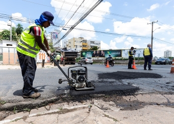 Prefeitura de Cuiabá intensifica operação tapa-buraco em oito bairros simultaneamente