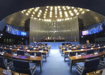 Oposição desocupa Senado sem acordo para impeachment de Moraes