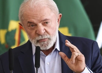Lula finaliza plano aos setores afetados por tarifaço de Trump