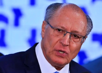 Avião da FAB com Alckmin apresenta falha e vice-presidente aguarda nova aeronave na Colômbia