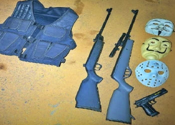 PM prende três homens e apreende um adolescente por porte ilegal de arma de fogo