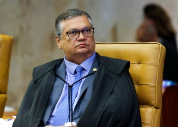 Flávio Dino determina investigação de irregularidades e suspende repasse de ‘emendas Pix’
