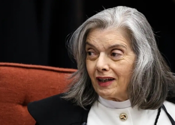 Ministra Cármen Lúcia forma maioria pela condenação de Bolsonaro e aliados