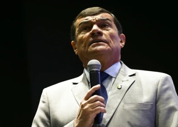 Defesa diz que ex-ministro atuou para demover Bolsonaro de golpe