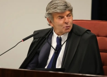 Fux absolve Bolsonaro e condena Braga Netto e Cid pela trama golpista