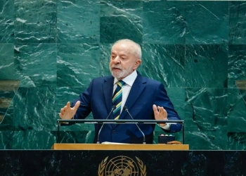 Democracia é o que está em jogo para a humanidade, alerta Lula nos EUA