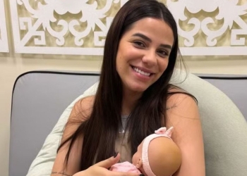 Key Alves exibe estrias, umbigo estufado e mudança no cabelo durante gestação