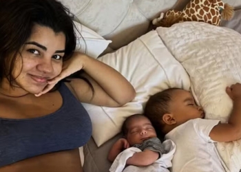 João Gomes se derrete em fotos da esposa e filhos nas redes sociais: ‘Eu amo vocês’