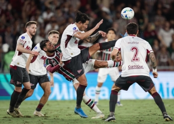 Fluminense dá adeus à Sul-Americana com empate amargo e saída de Renato Gaúcho