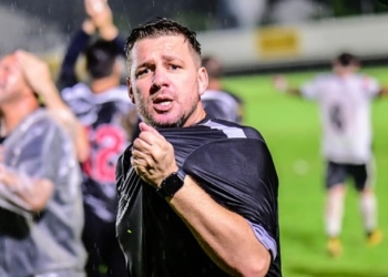 Lucas Isotton recusa proposta do Figueirense e segue no Mixto para temporada 2026