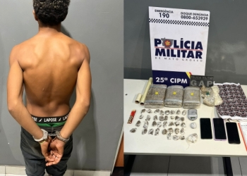 Após tentativa de fuga, traficante é preso com drogas e adesivos do Comando Vermelho