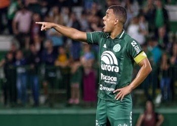 Titular em 93% dos jogos da Chape na Série B, volante sofre ruptura no LCA e não enfrenta o Cuiabá